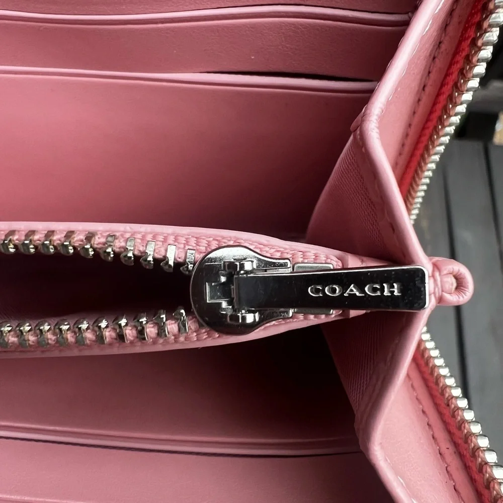 COACH Wallet in Pink Smooth Calf Leather w Silver Hardware AUTHENTIC